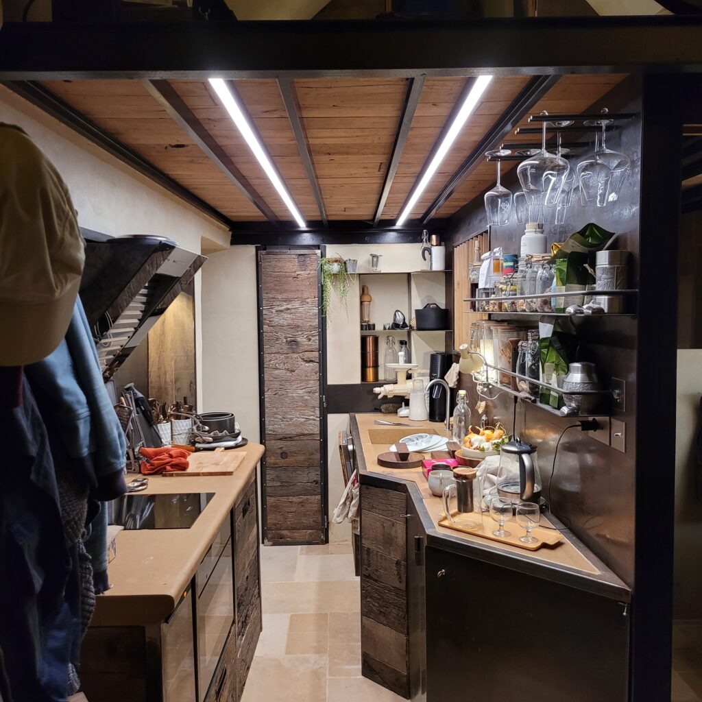 CABANE VEAUBAN