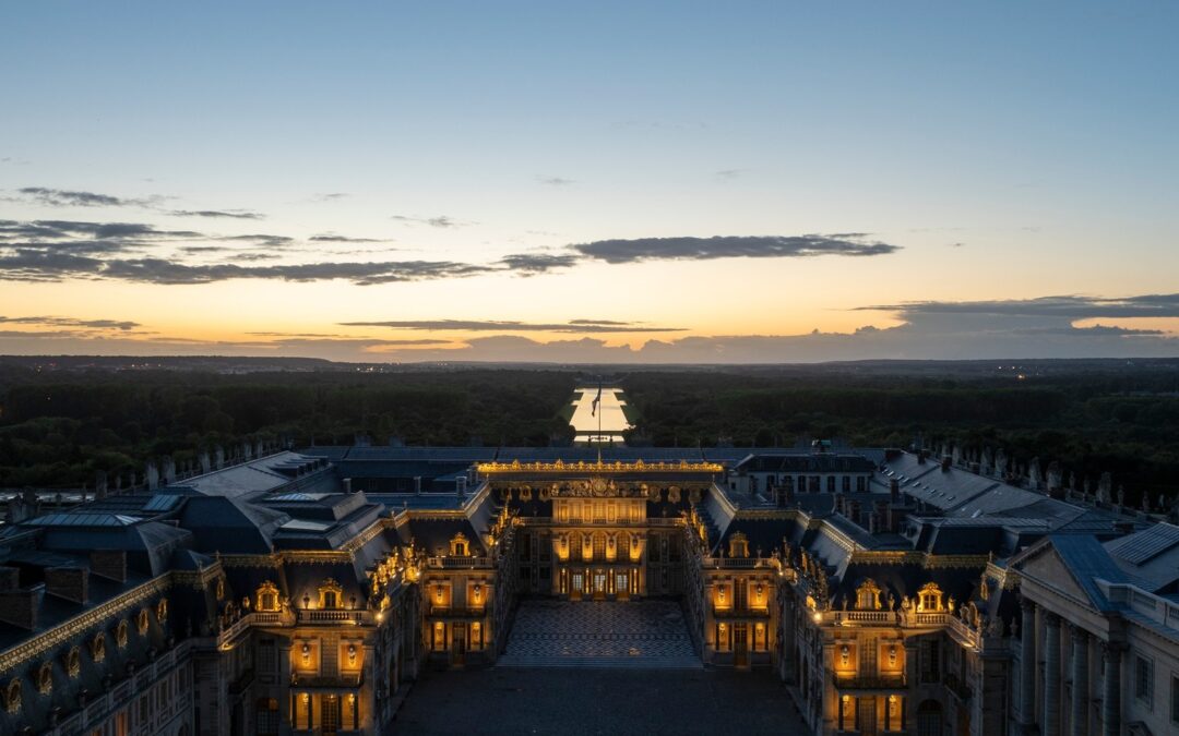 CHATEAU DE VERSAILLES – FACADE PRINCIPALE & GRILLE ROYALE