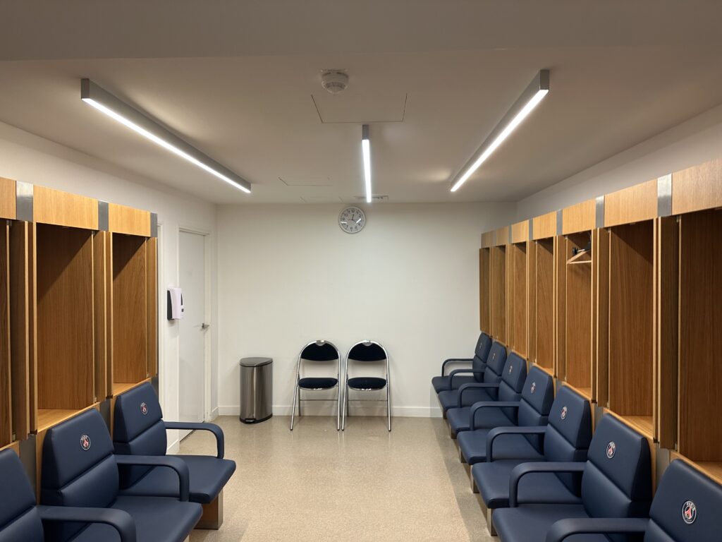 VESTIAIRES JOUEURS – PARC DES PRINCES