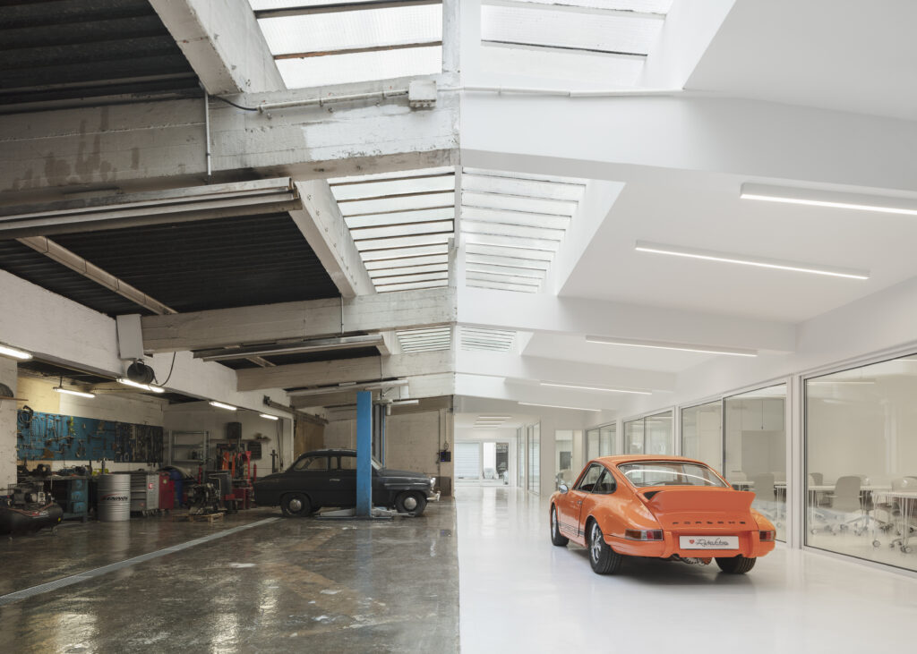 GARAGE RETRO-FUTURE